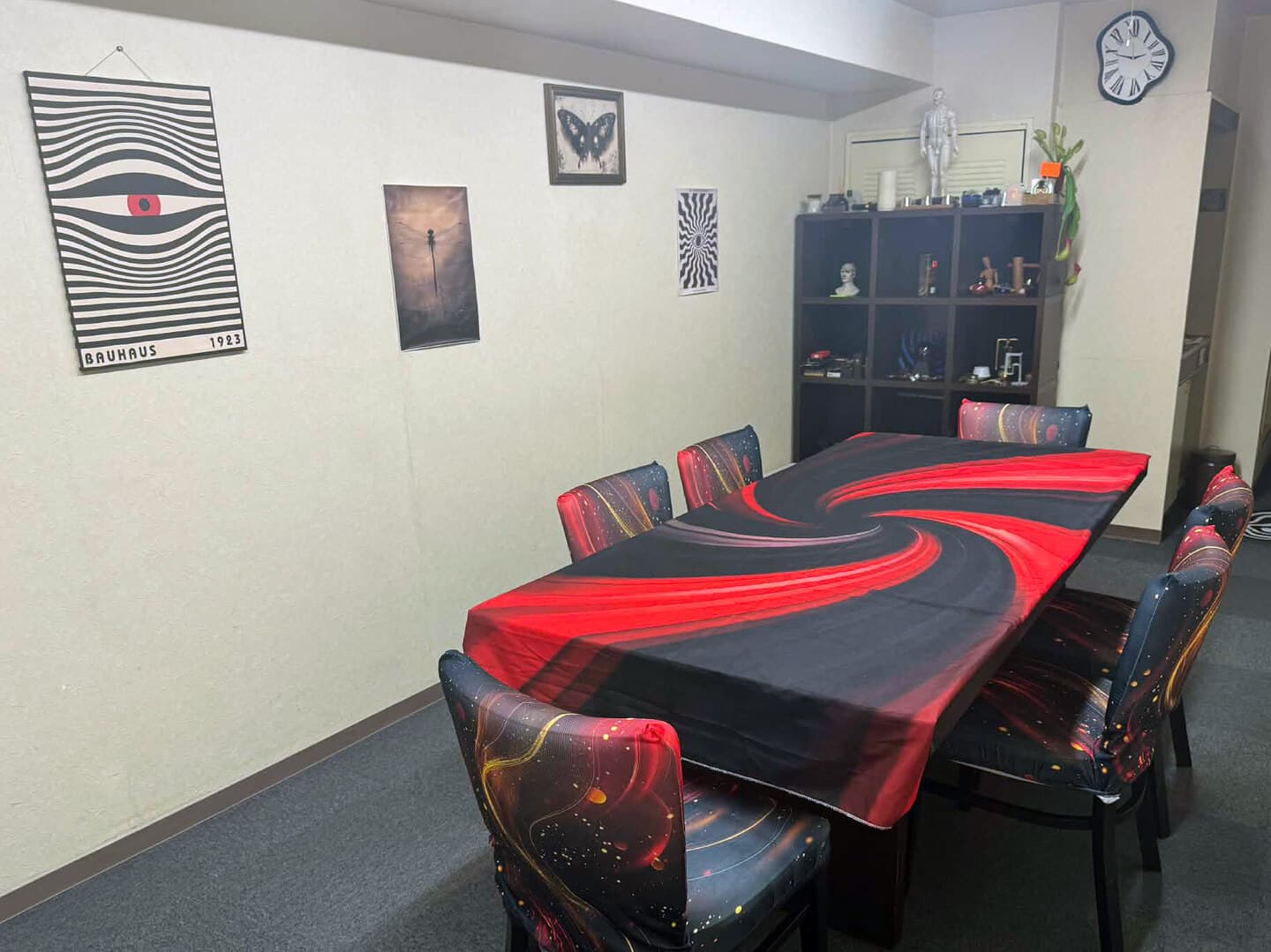 催眠術カフェ店内の雰囲気写真